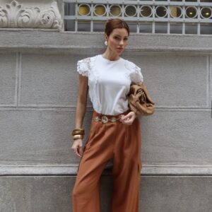 Blusa De Malha Com Detalhe Em Renda