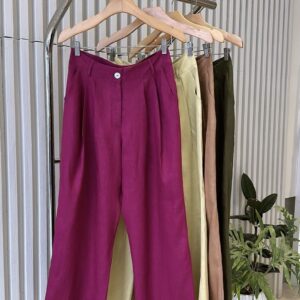 Calça Reta Com Bolsos Em Linho