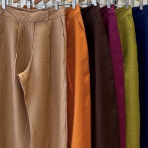 Calça Reta De Linho Com Bolsos Laterais