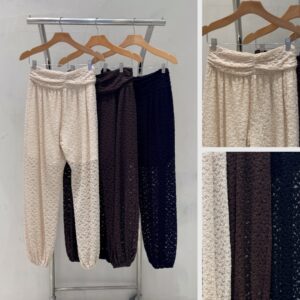 Calça Em Renda Com Forro E Elástico Na Cintura