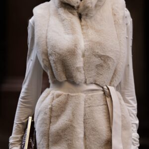 Colete De Pelinhos Com Faixa